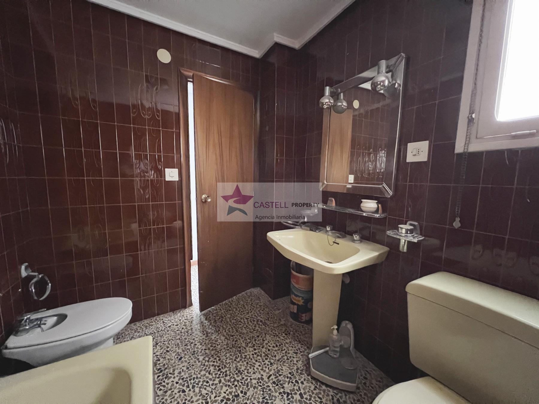 For sale of apartment in Elche-Elx
