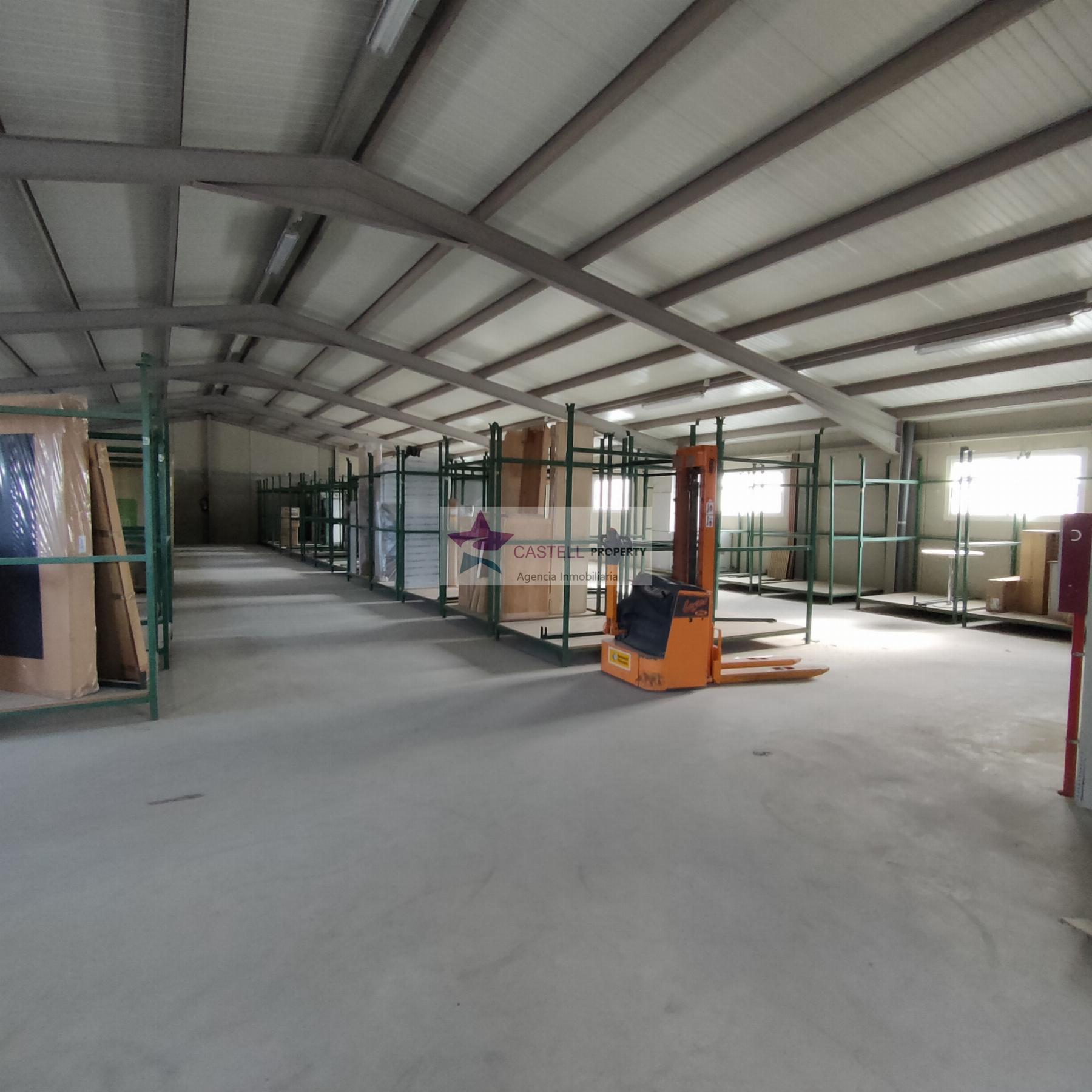 For sale of industrial plant/warehouse in Elda