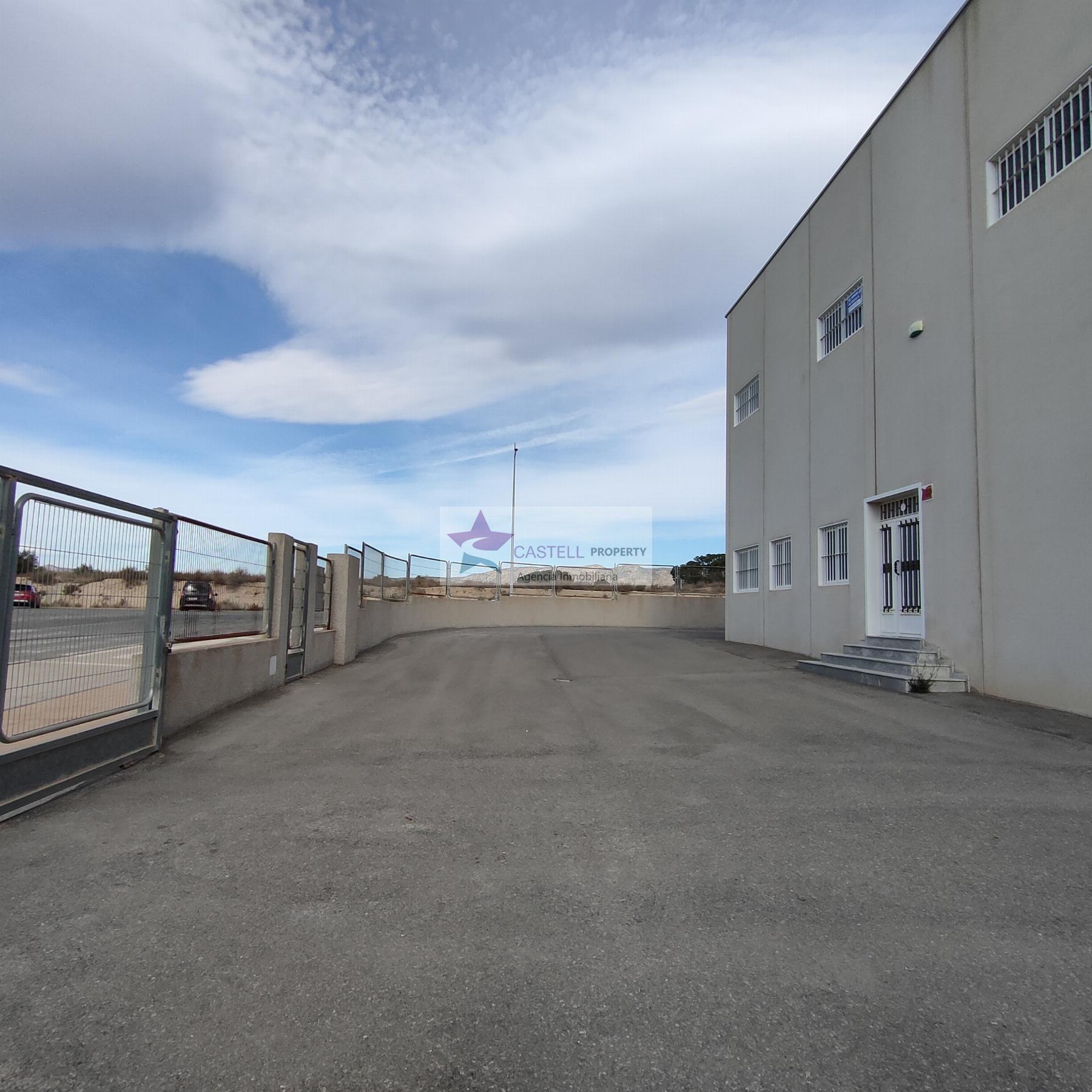 For sale of industrial plant/warehouse in Elda