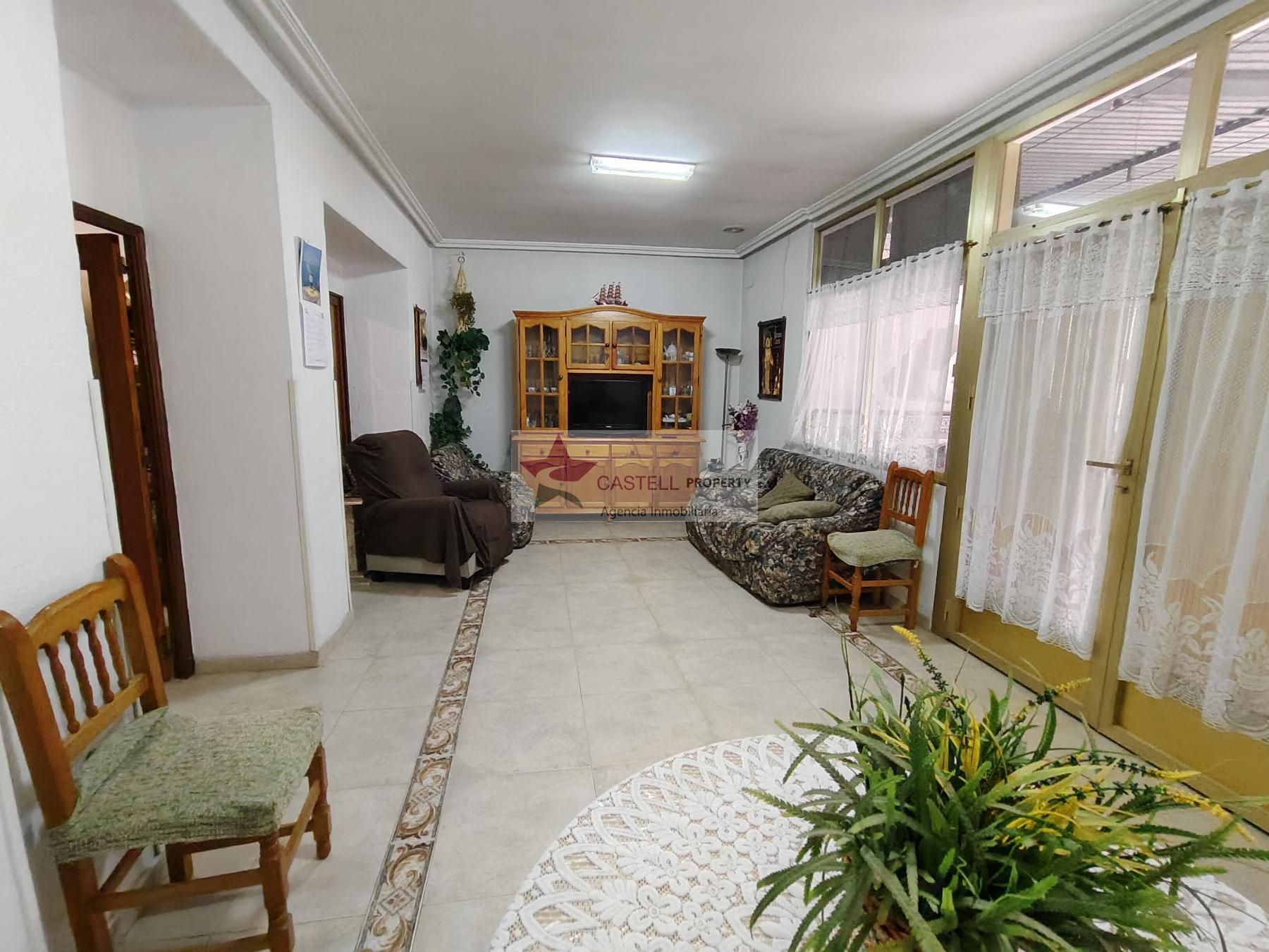 For sale of house in Novelda