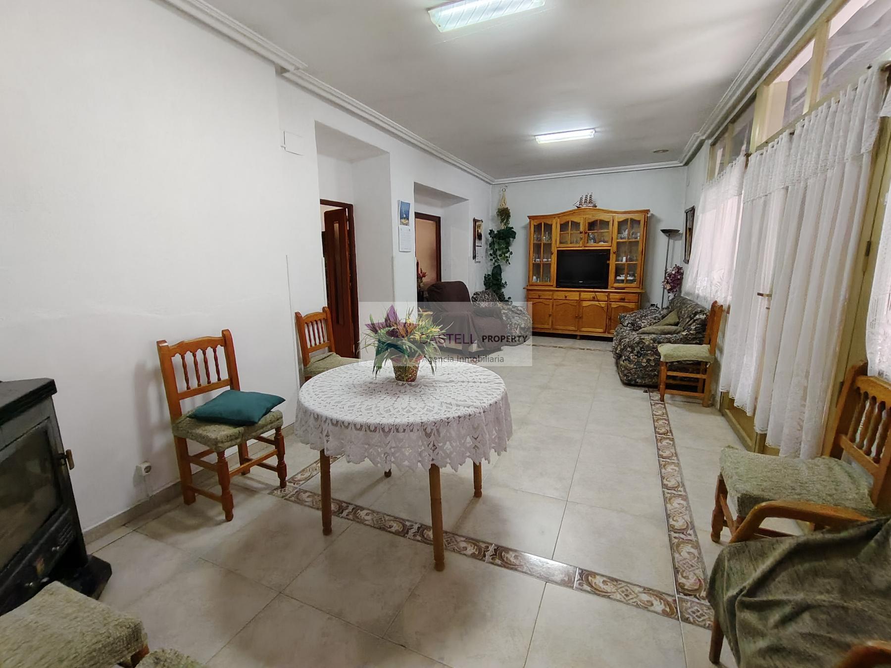 For sale of house in Novelda
