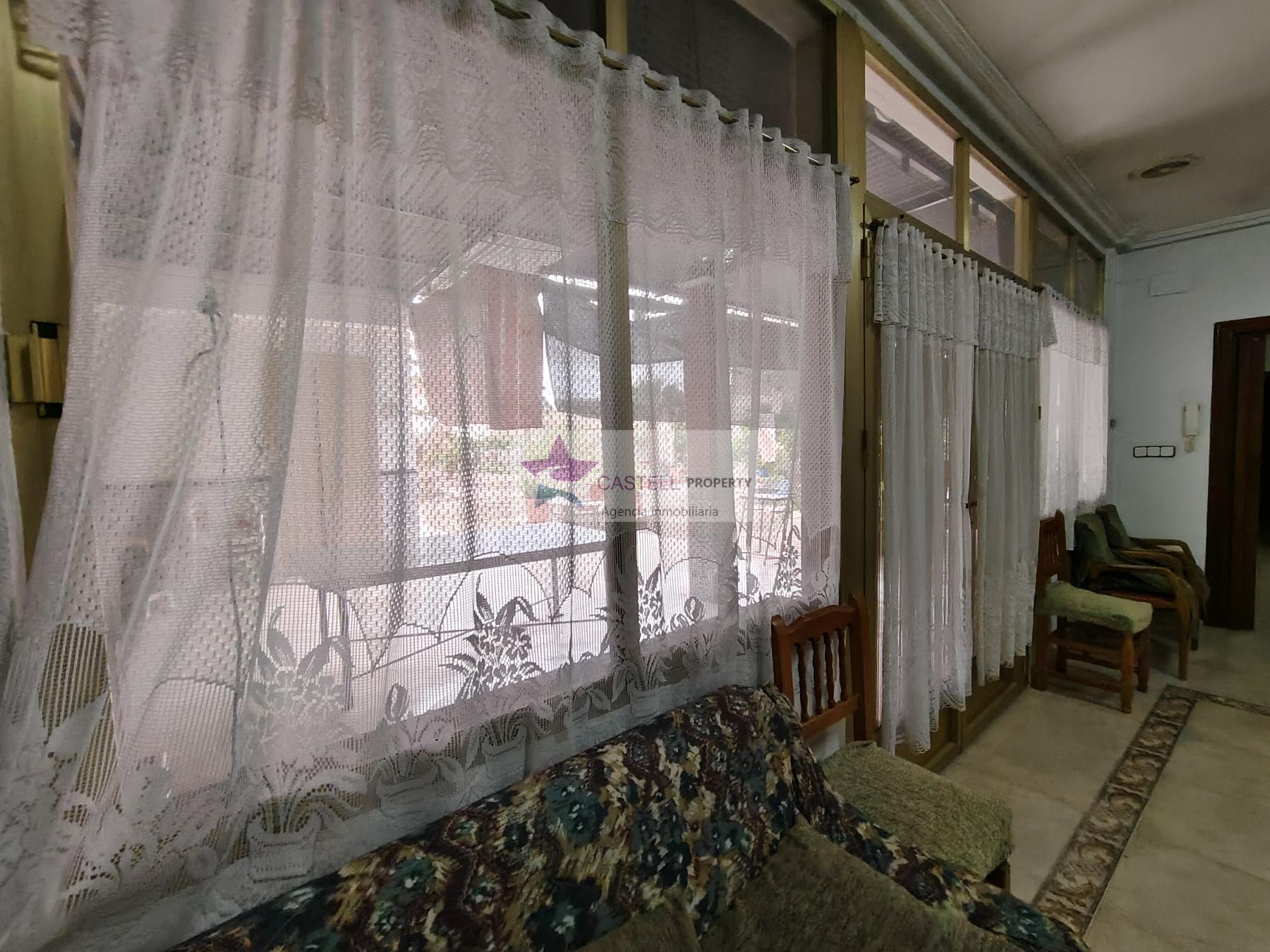For sale of house in Novelda