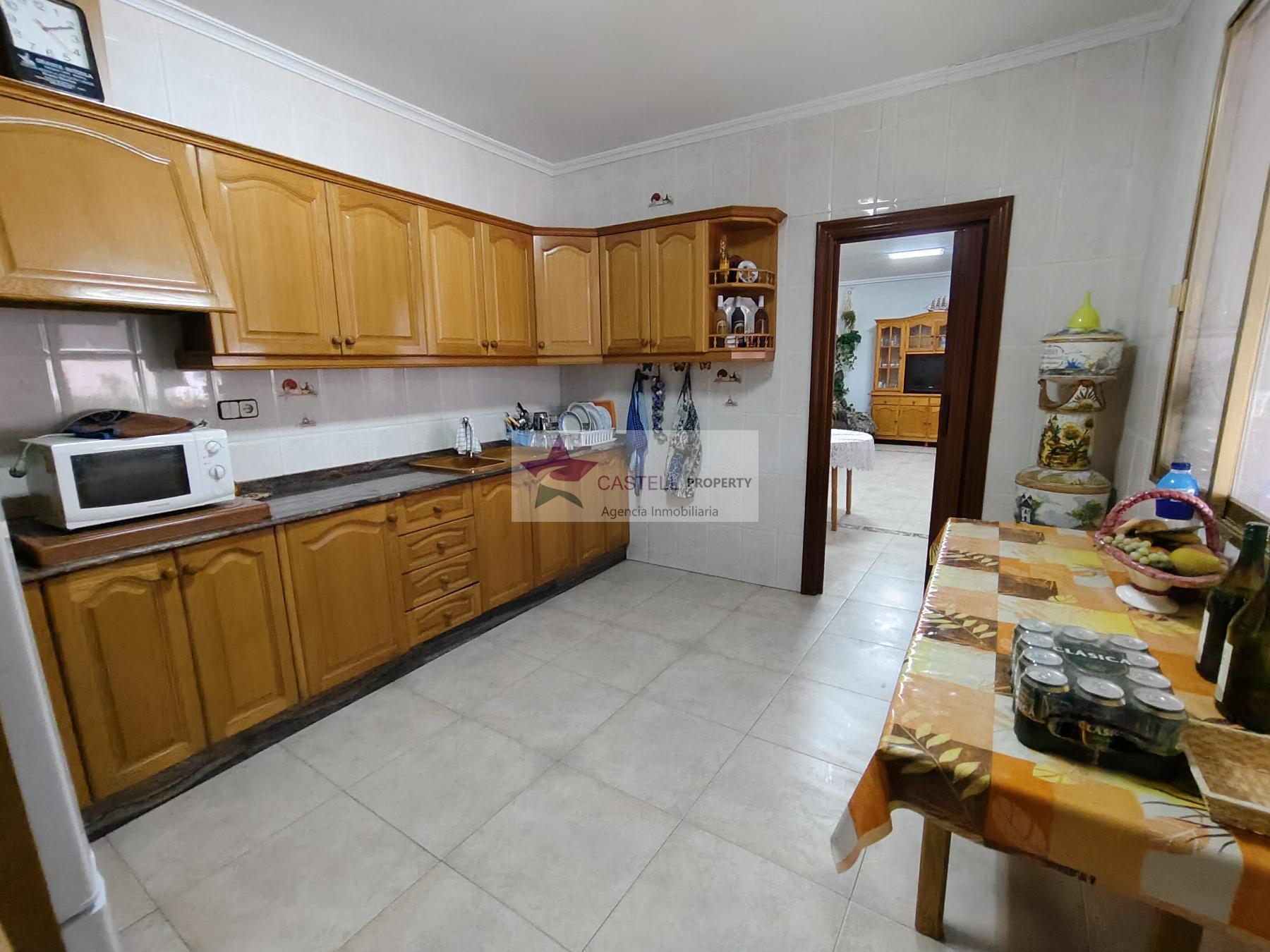 For sale of house in Novelda