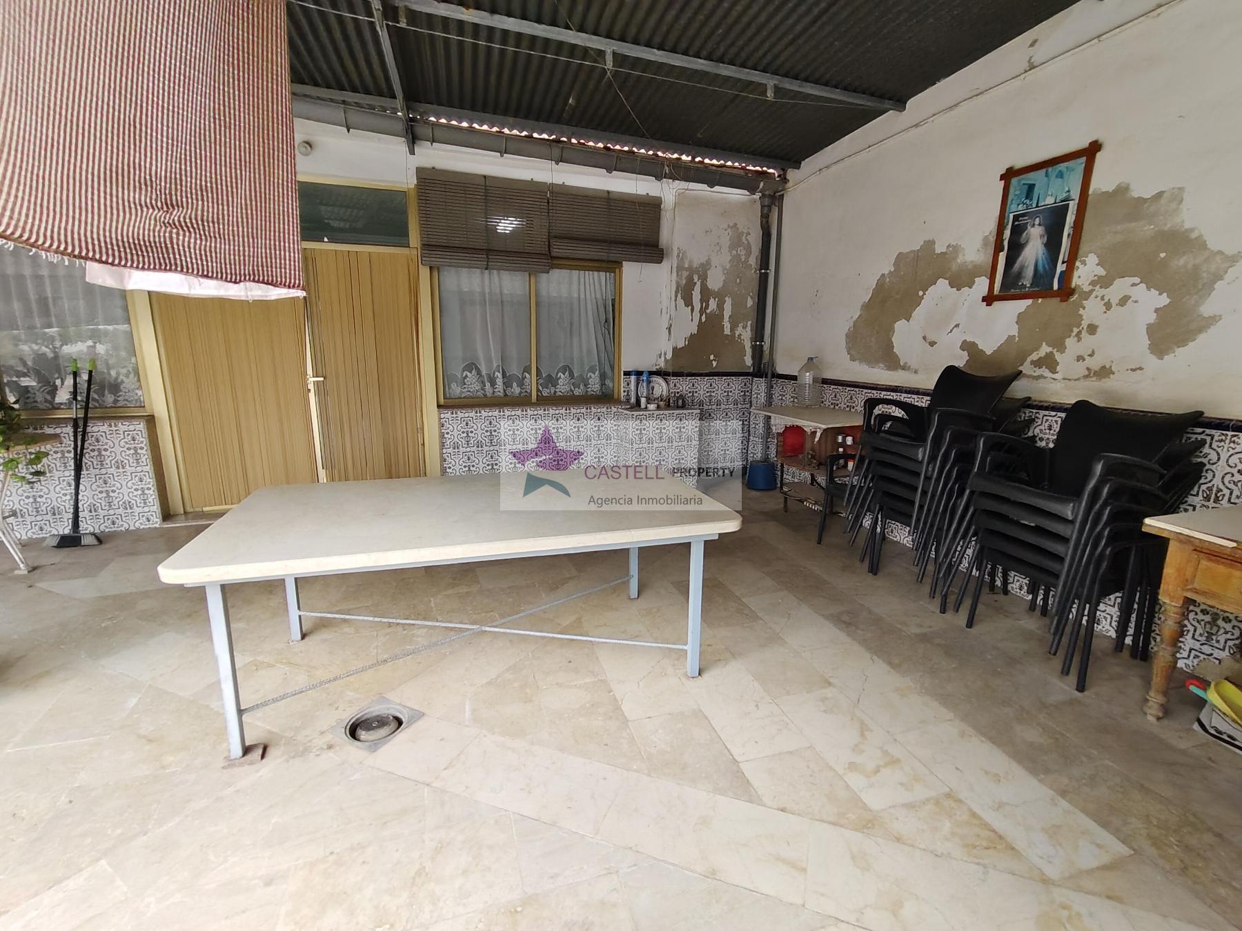 For sale of house in Novelda
