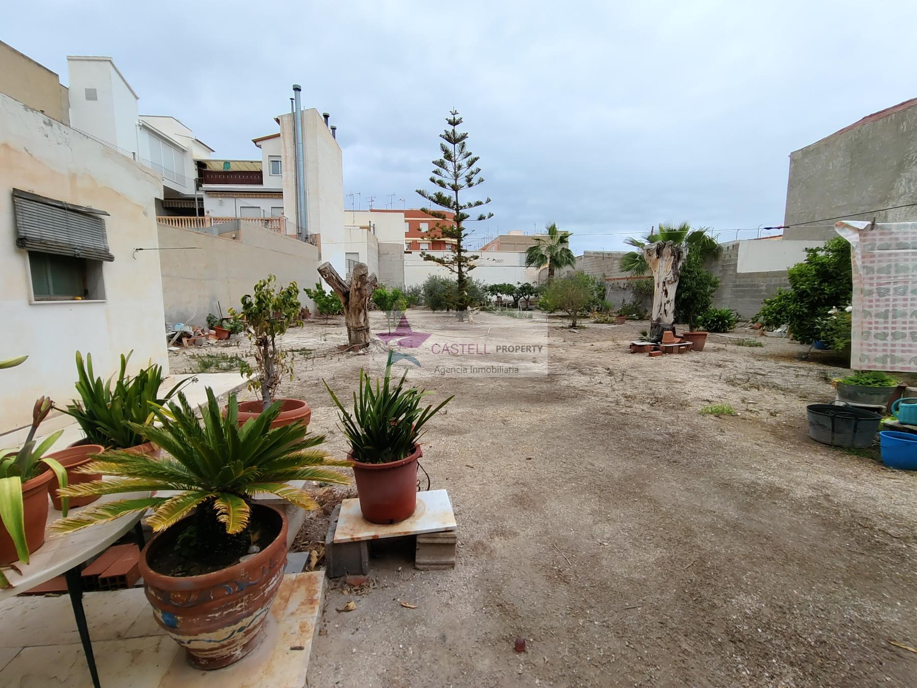 For sale of house in Novelda