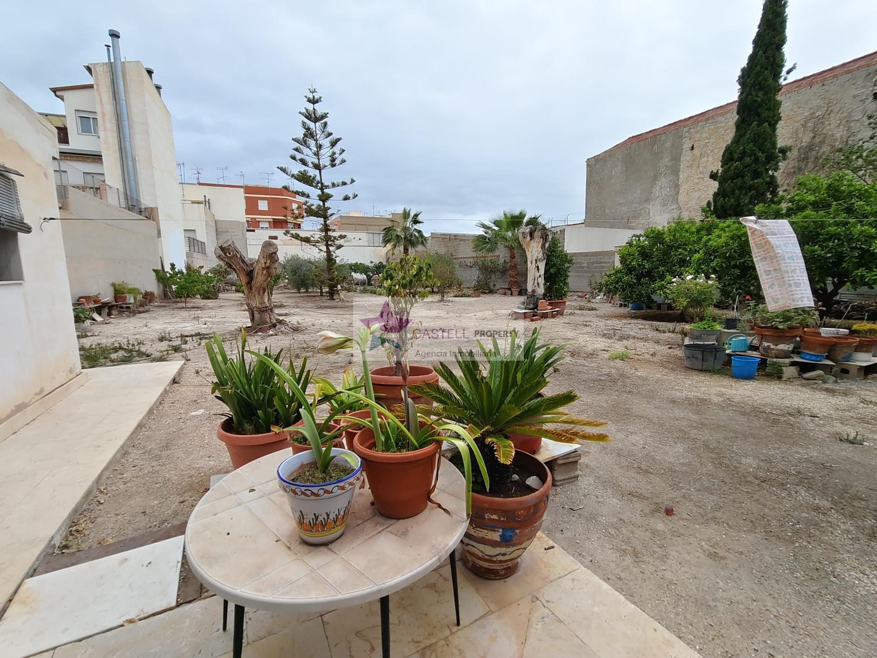 For sale of house in Novelda