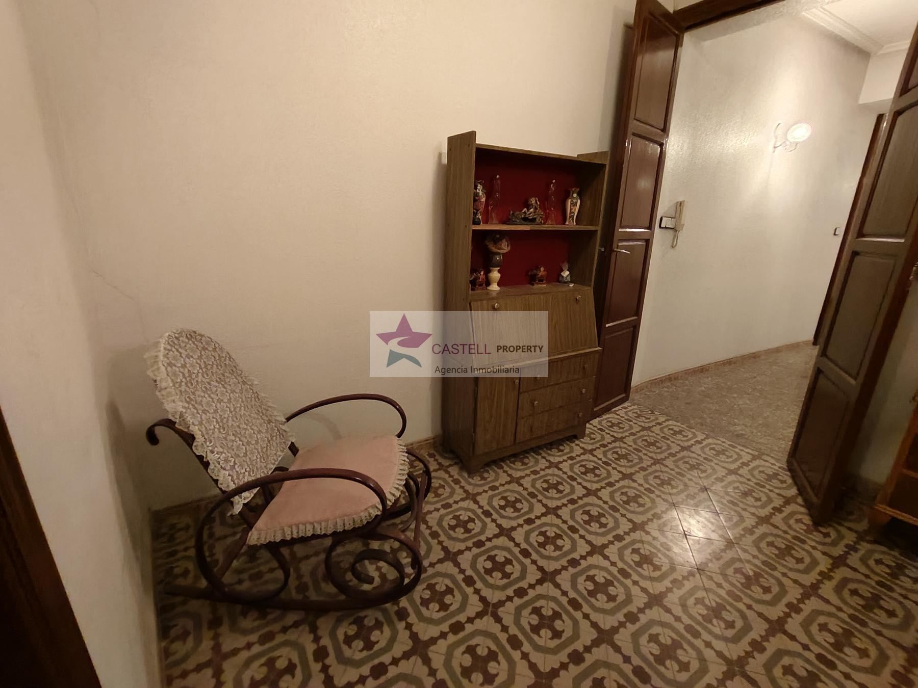 For sale of house in Novelda