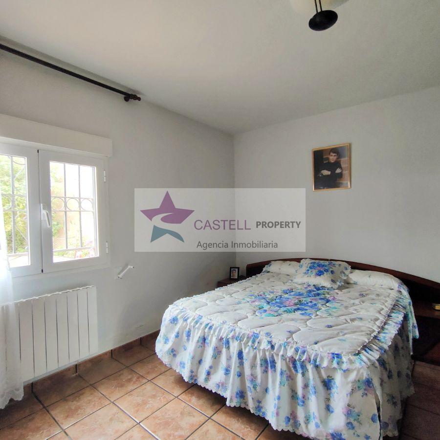 For sale of chalet in Castalla