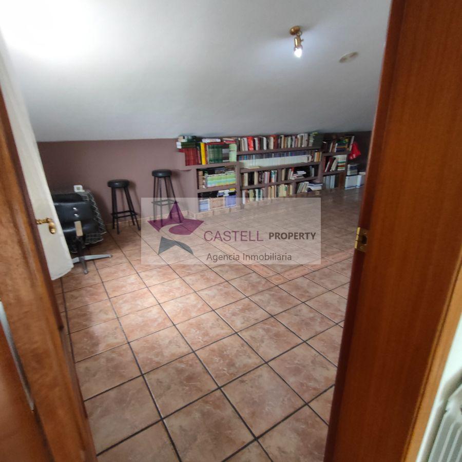 For sale of chalet in Castalla