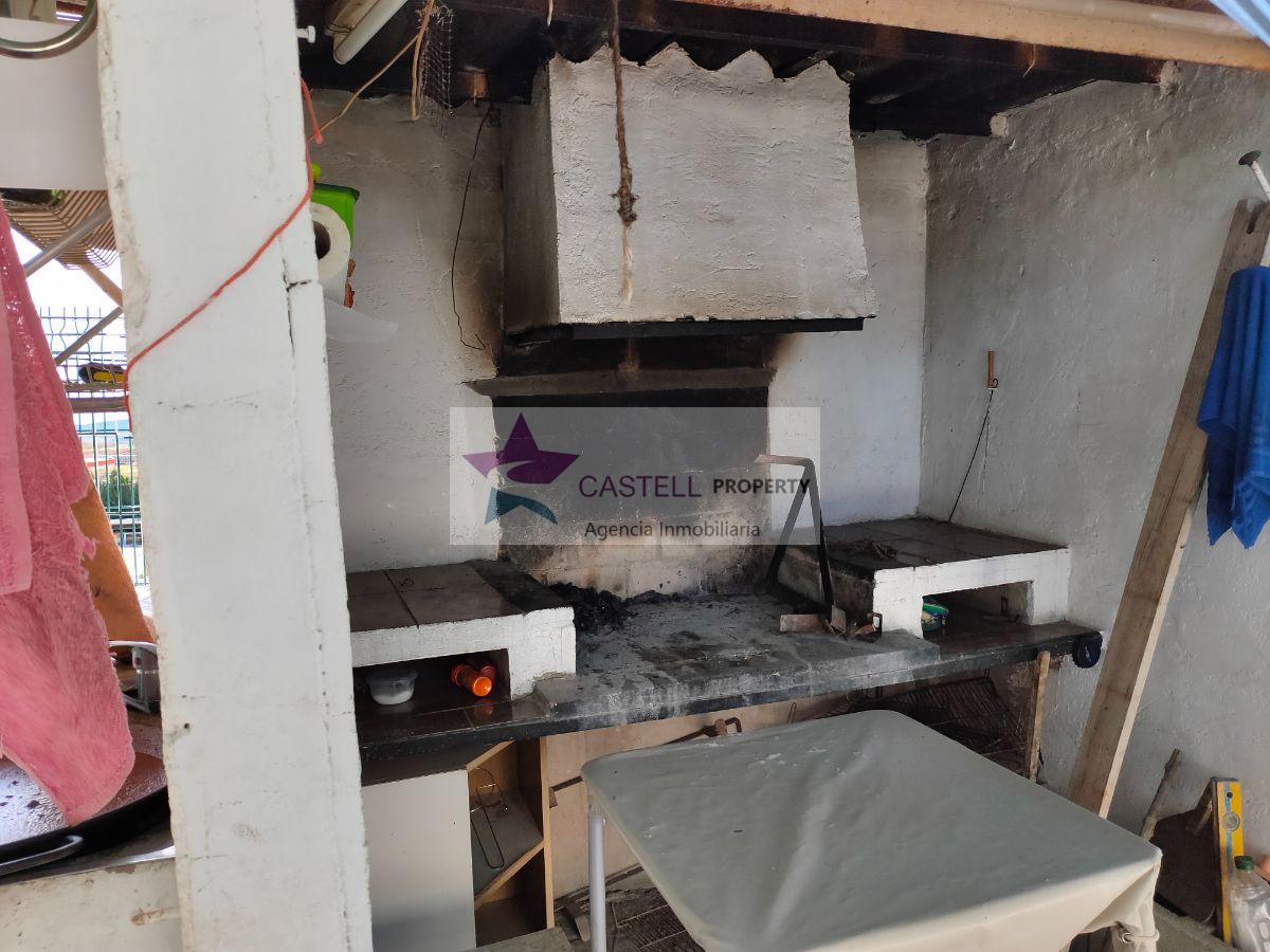 For sale of house in Algueña