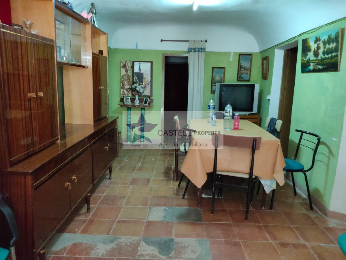 Venta de casa en Algueña