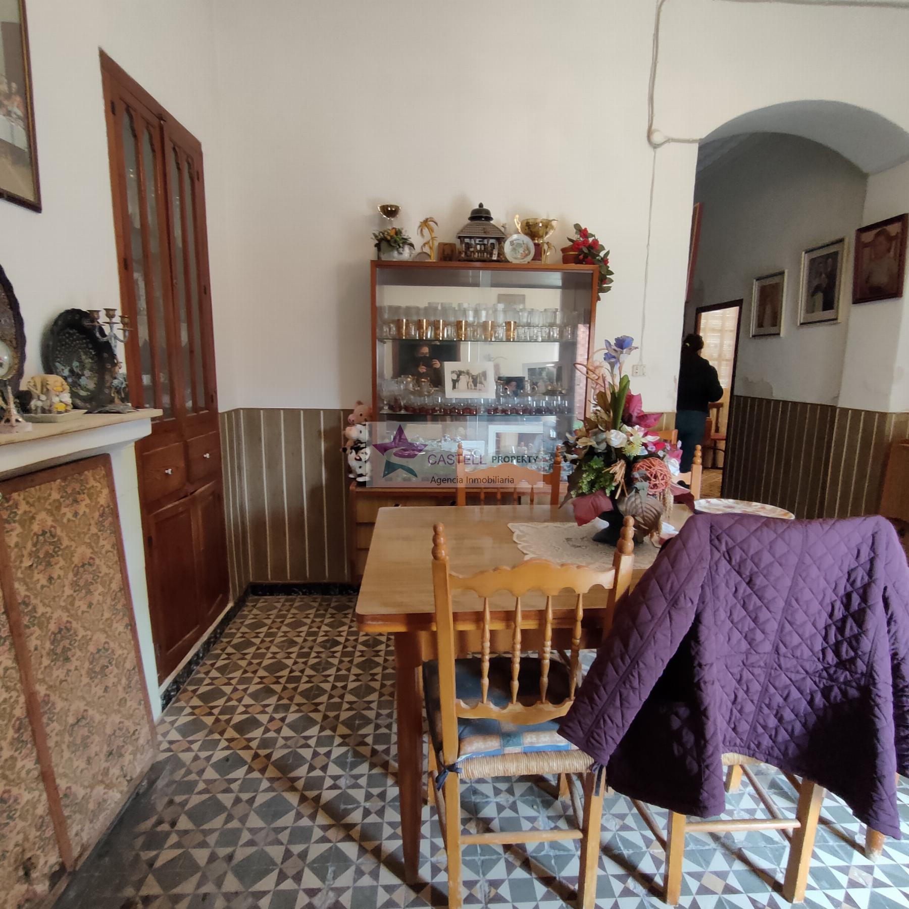 Venta de casa en Algueña