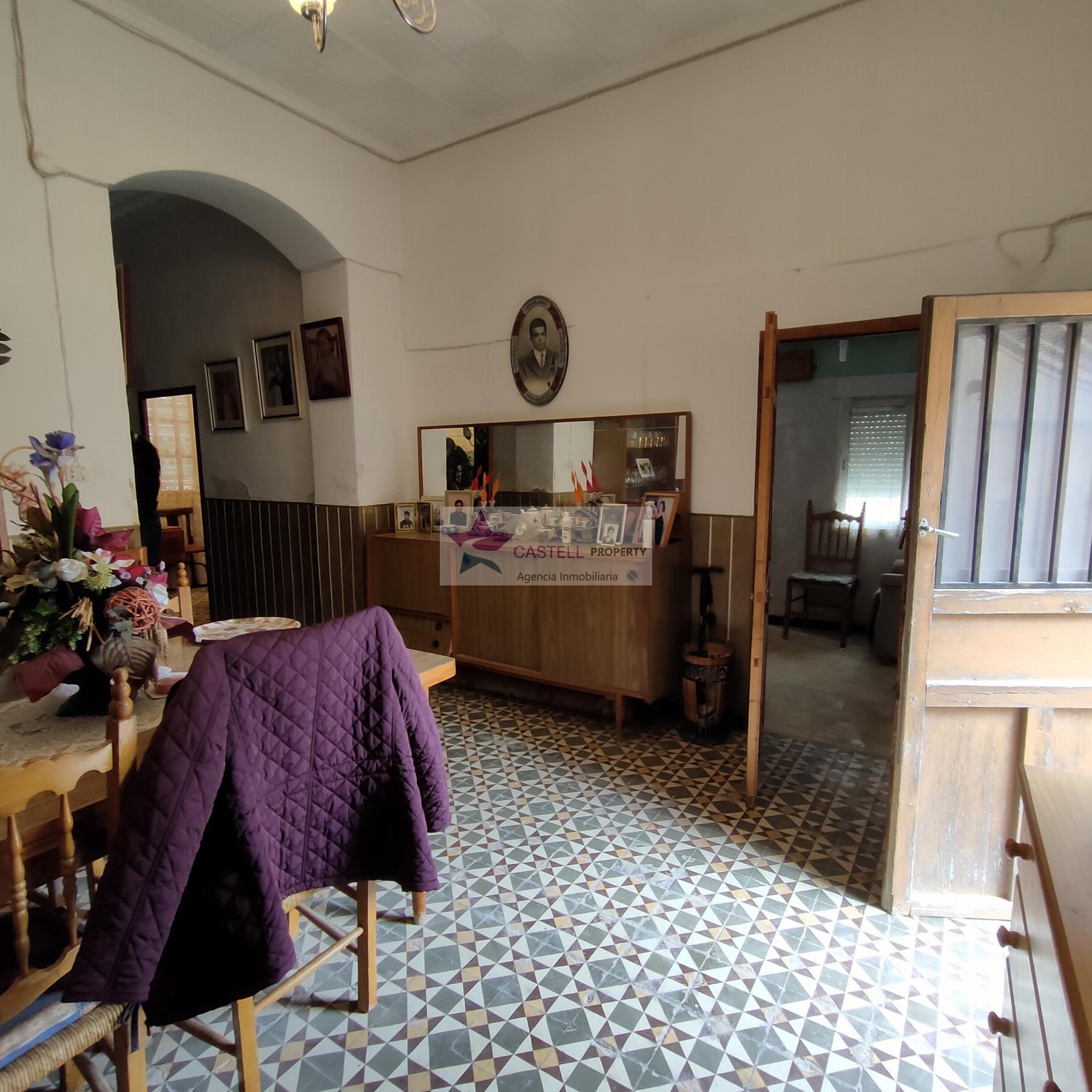 Venta de casa en Algueña