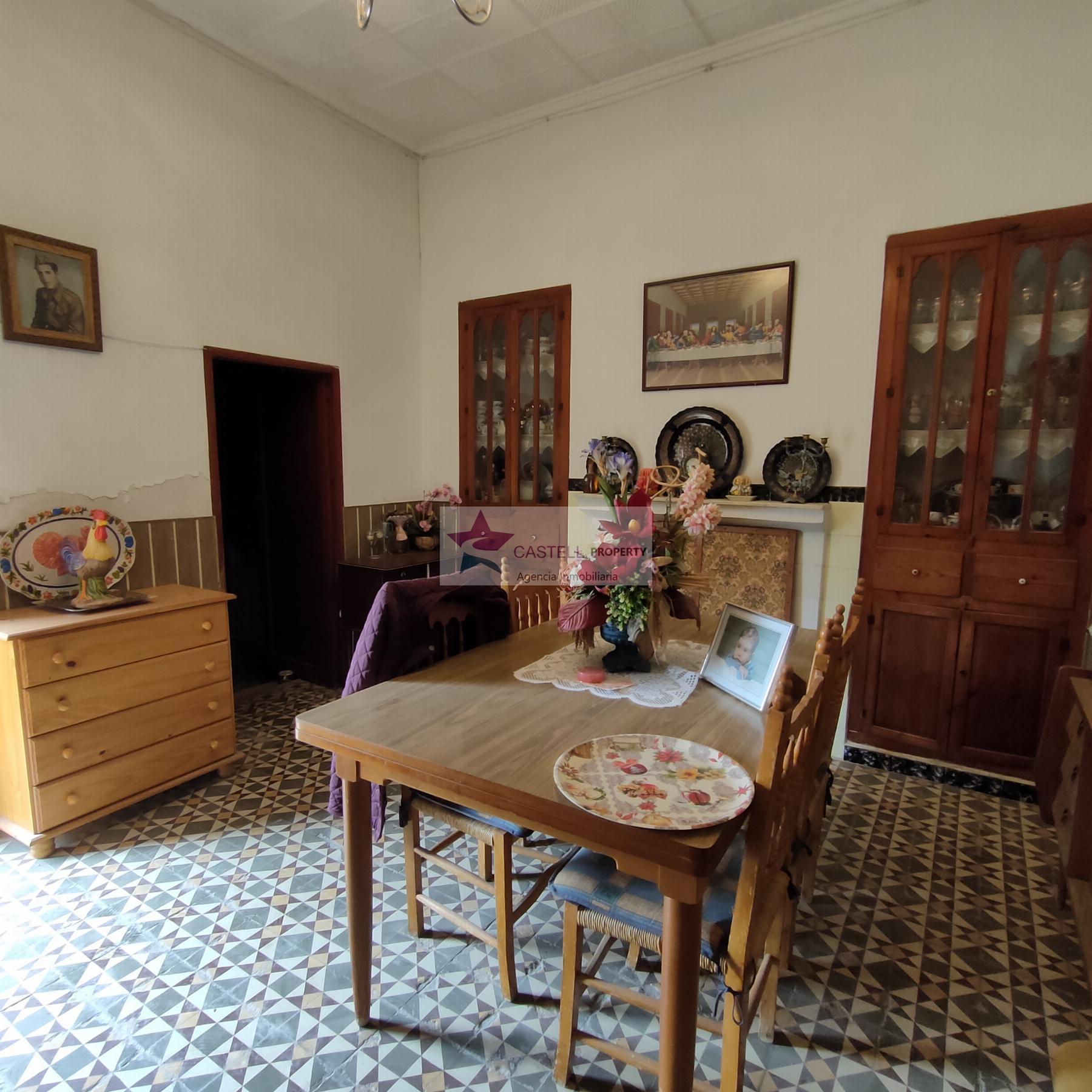 Venta de casa en Algueña