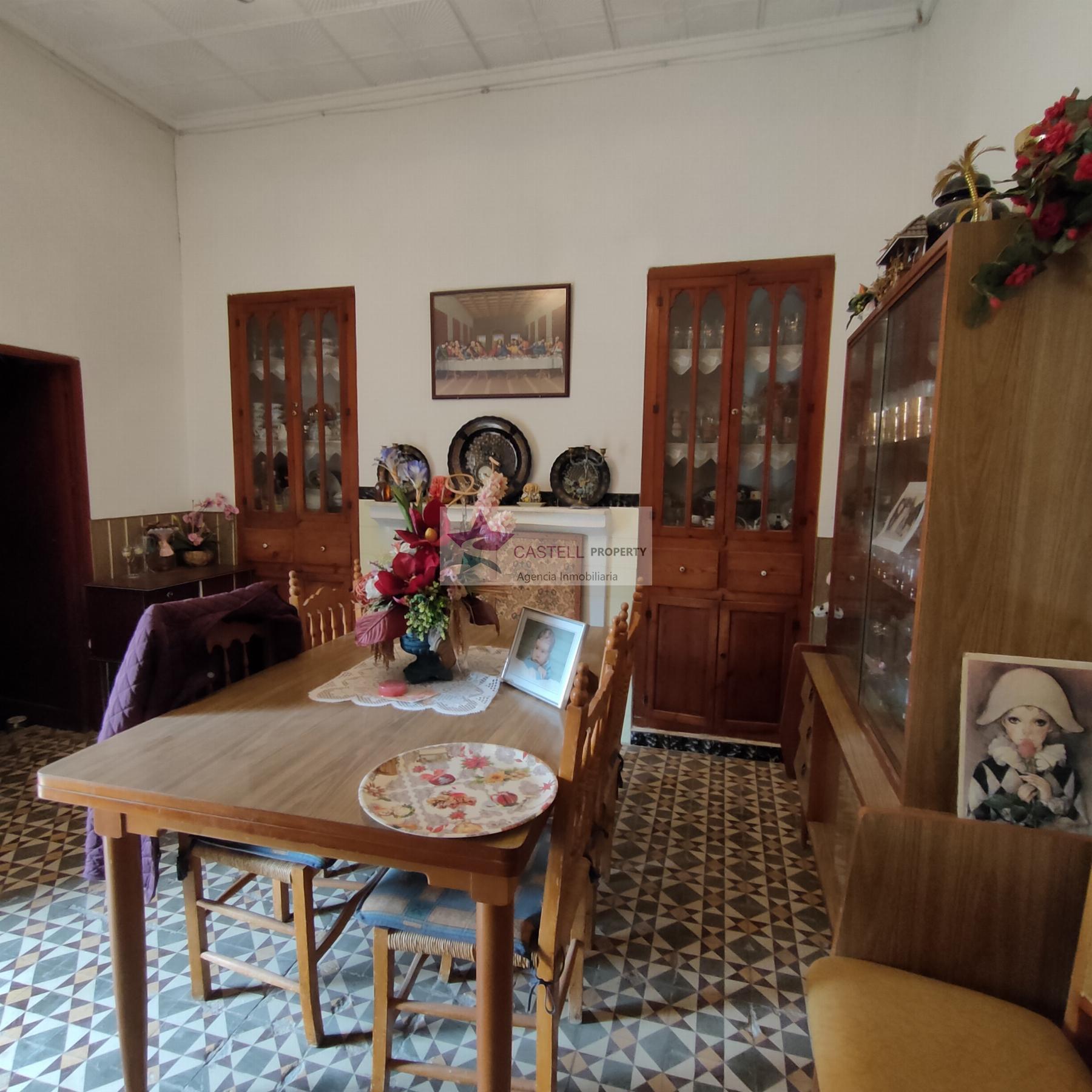 Venta de casa en Algueña