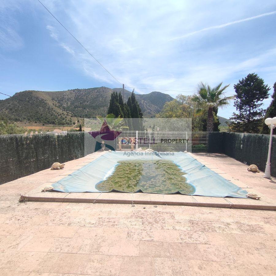 For sale of chalet in Algueña