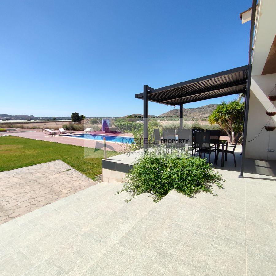 For sale of chalet in Novelda