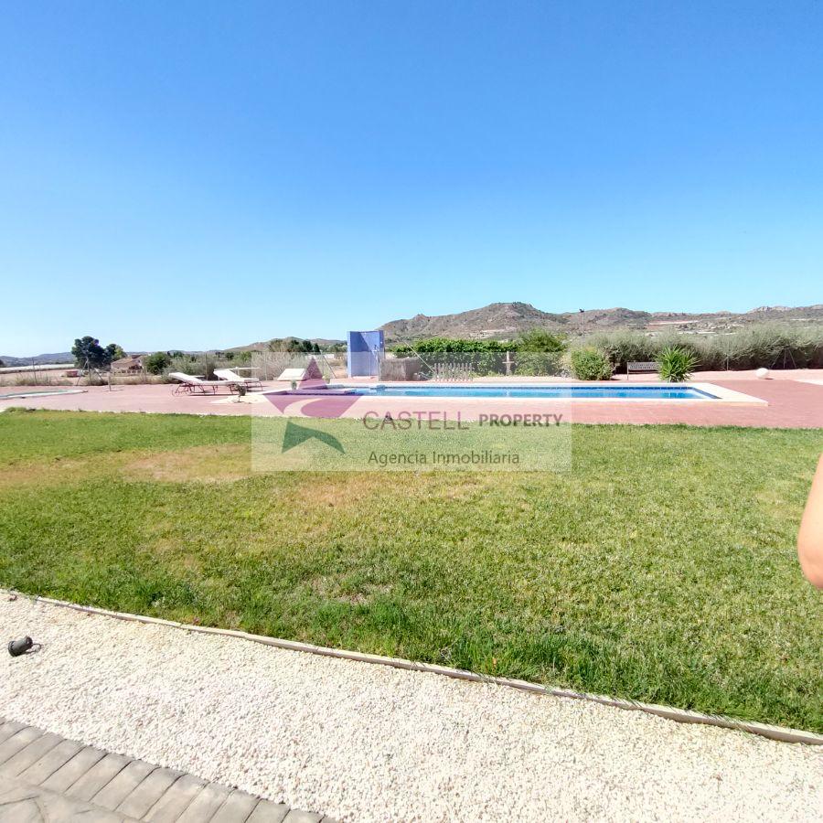 For sale of chalet in Novelda