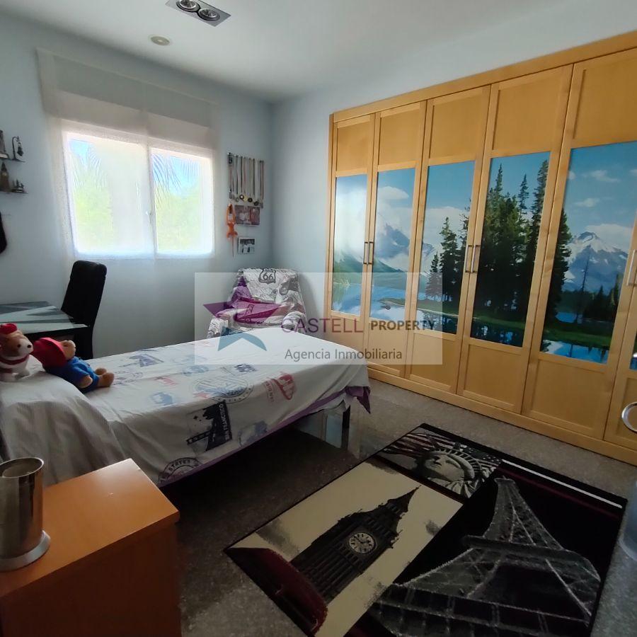 For sale of chalet in Novelda