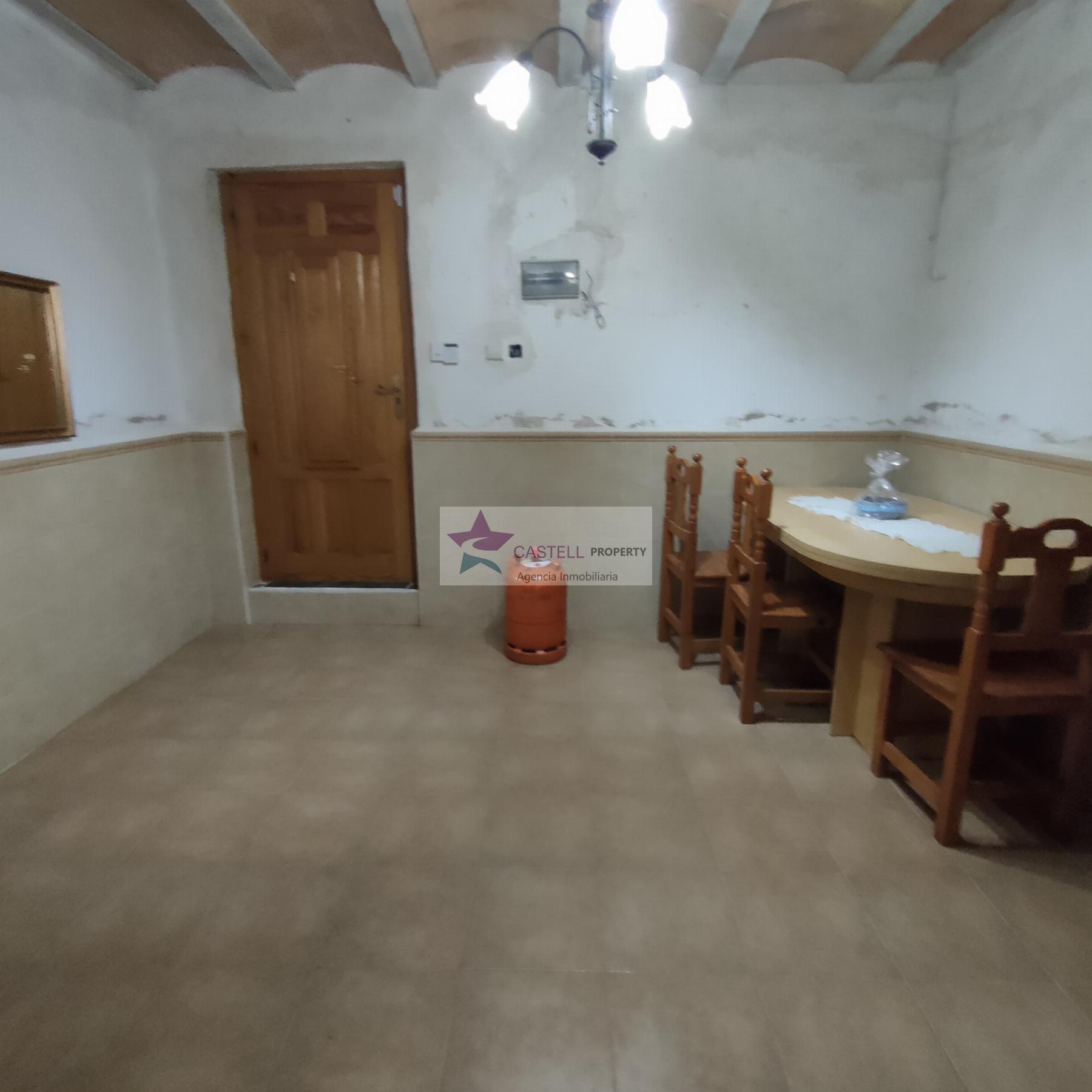 Venta de casa en Algueña