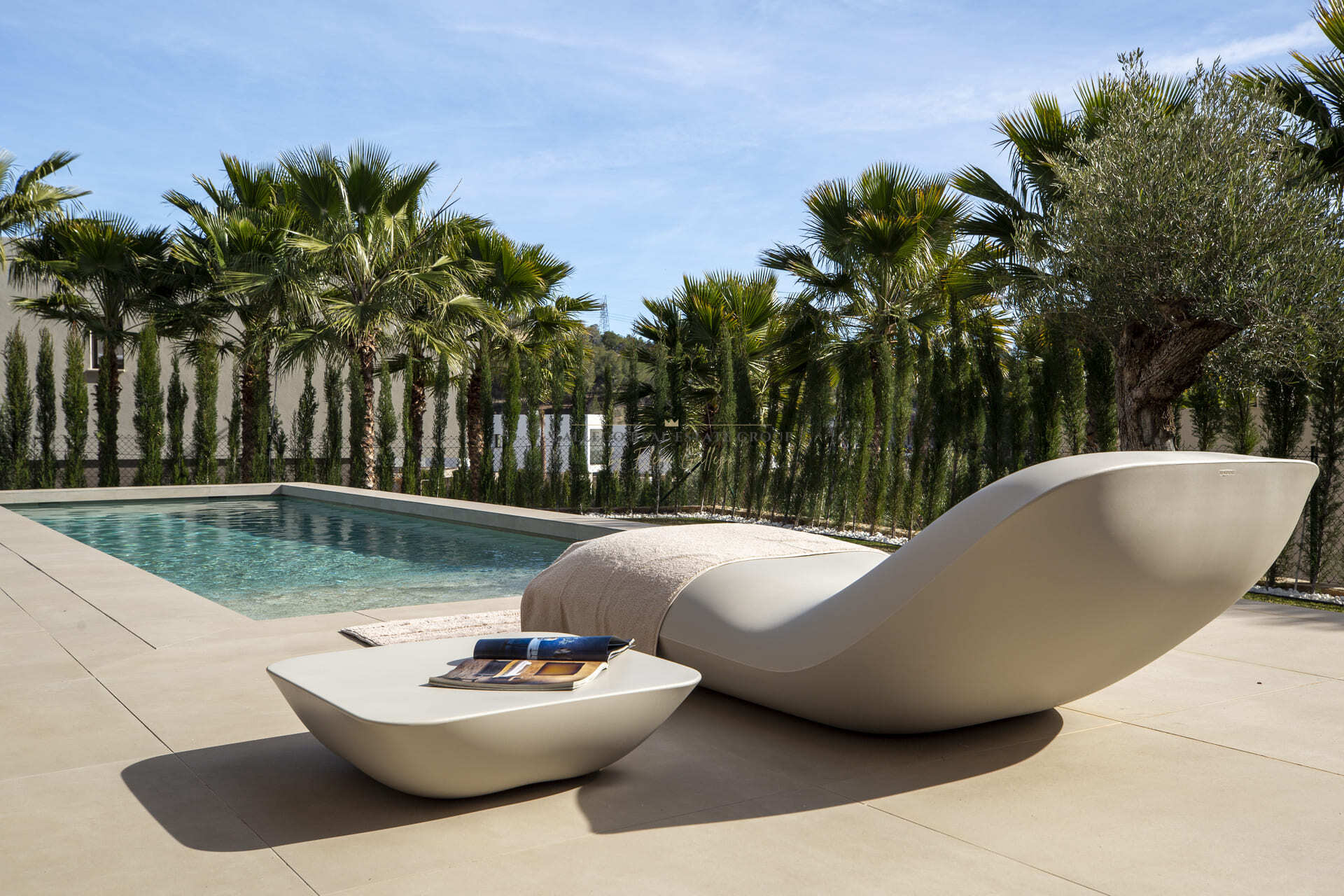 Venta de villa en Las Colinas Golf