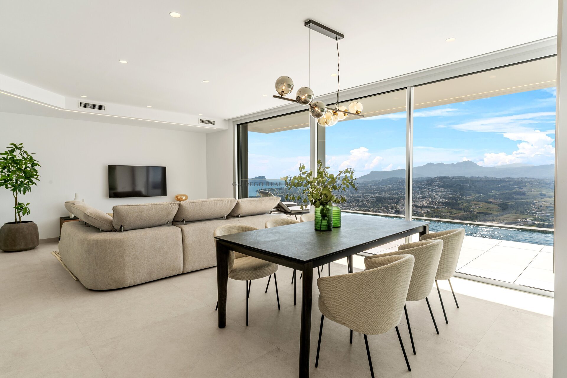 Venta de obra nueva en Cumbre del Sol