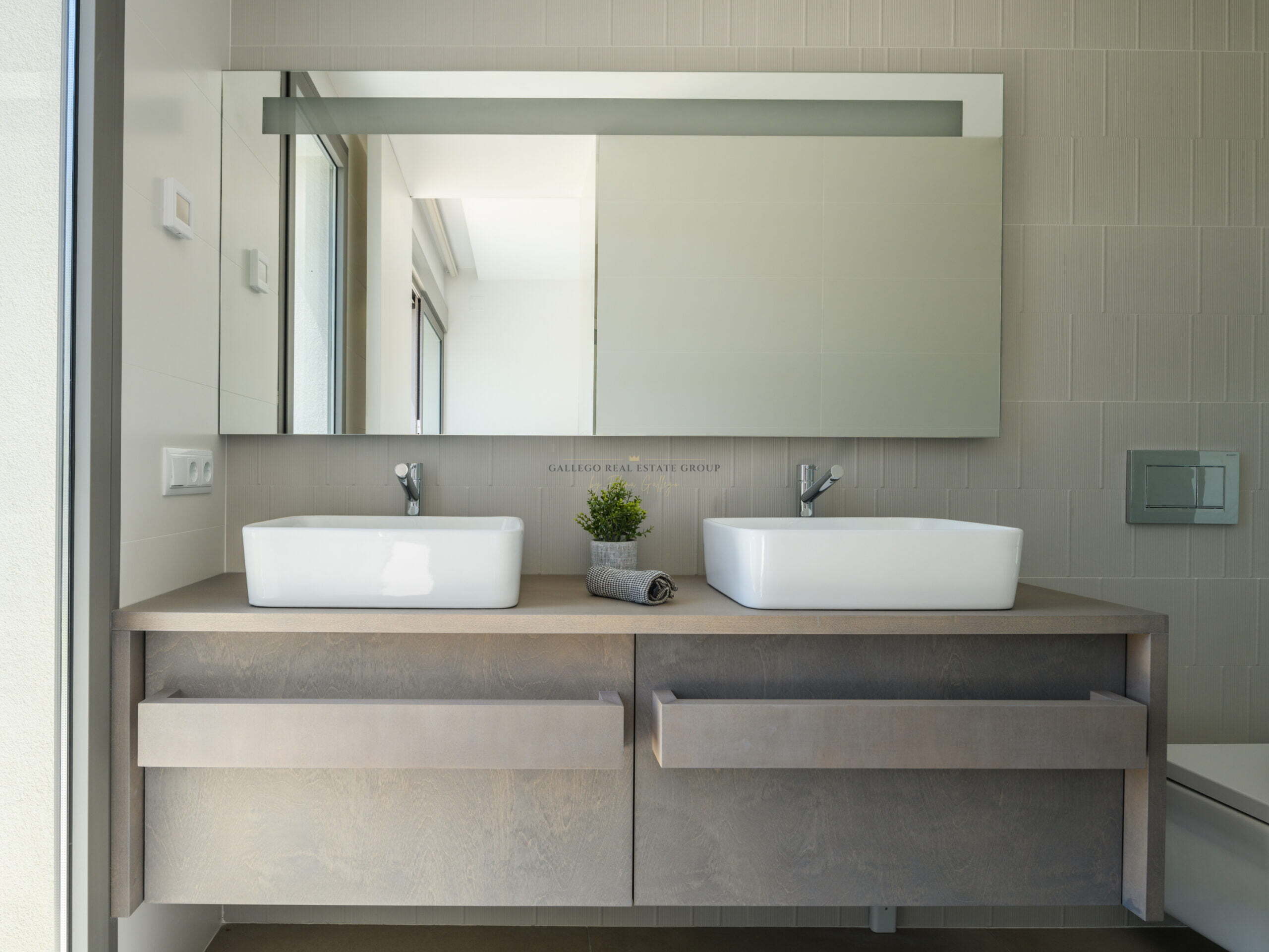 Venta de villa en Las Colinas Golf