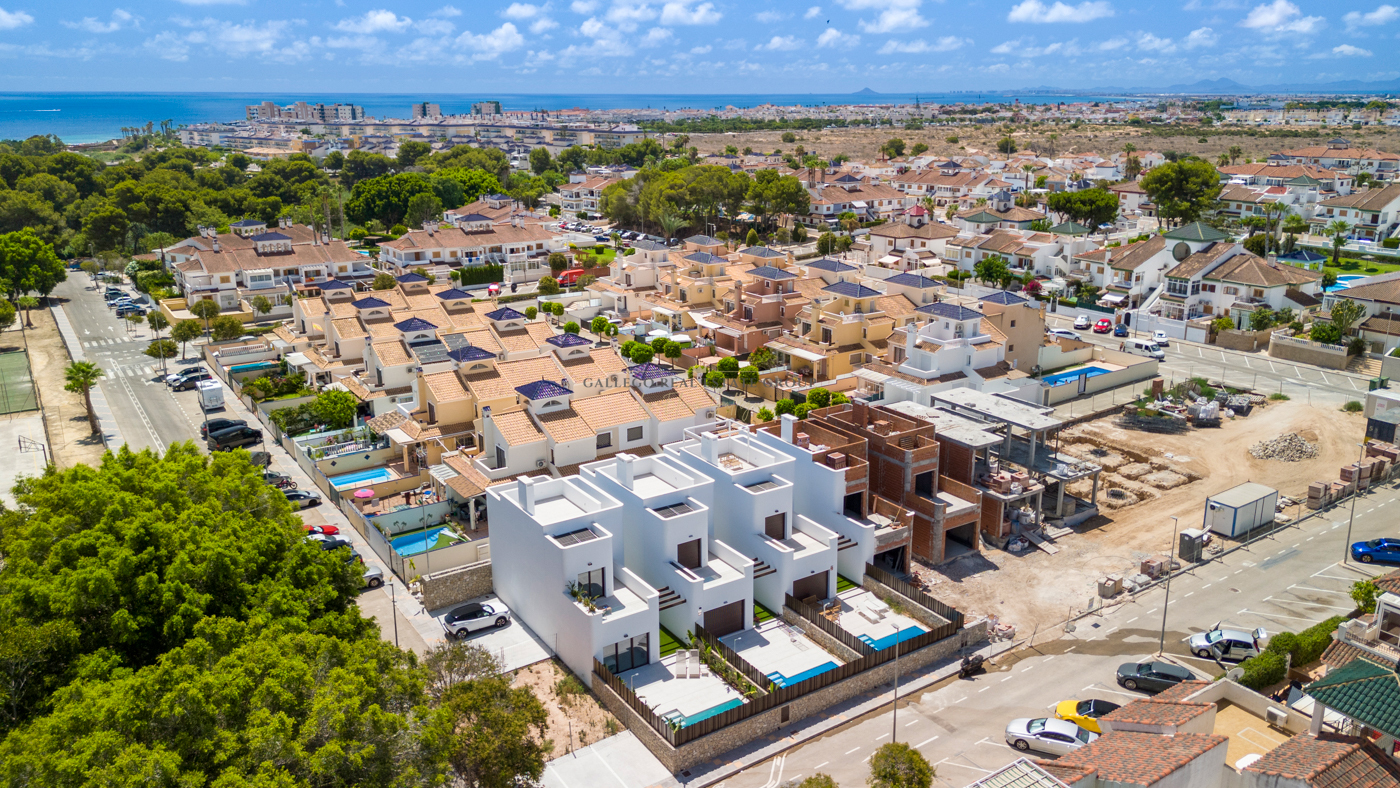Venta de villa en Pilar de la Horadada
