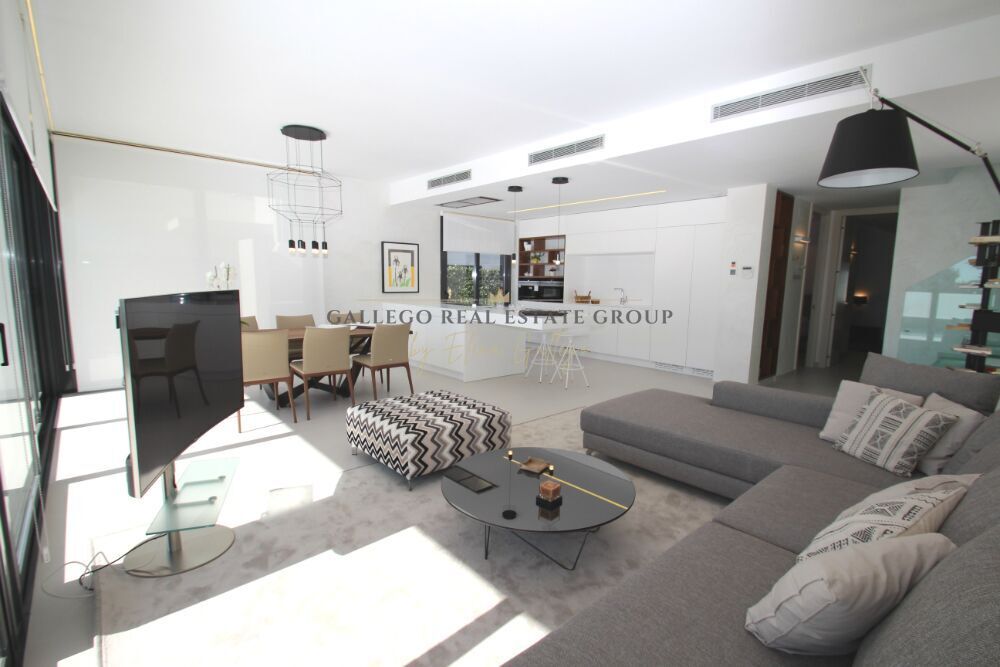 Venta de villa en San Miguel de Salinas