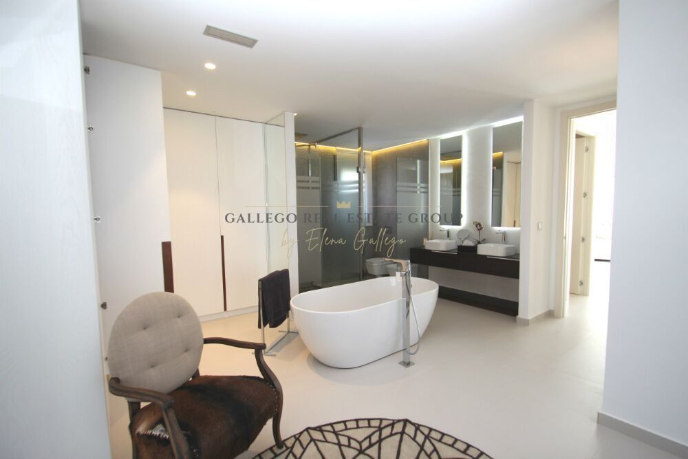 Venta de villa en San Miguel de Salinas