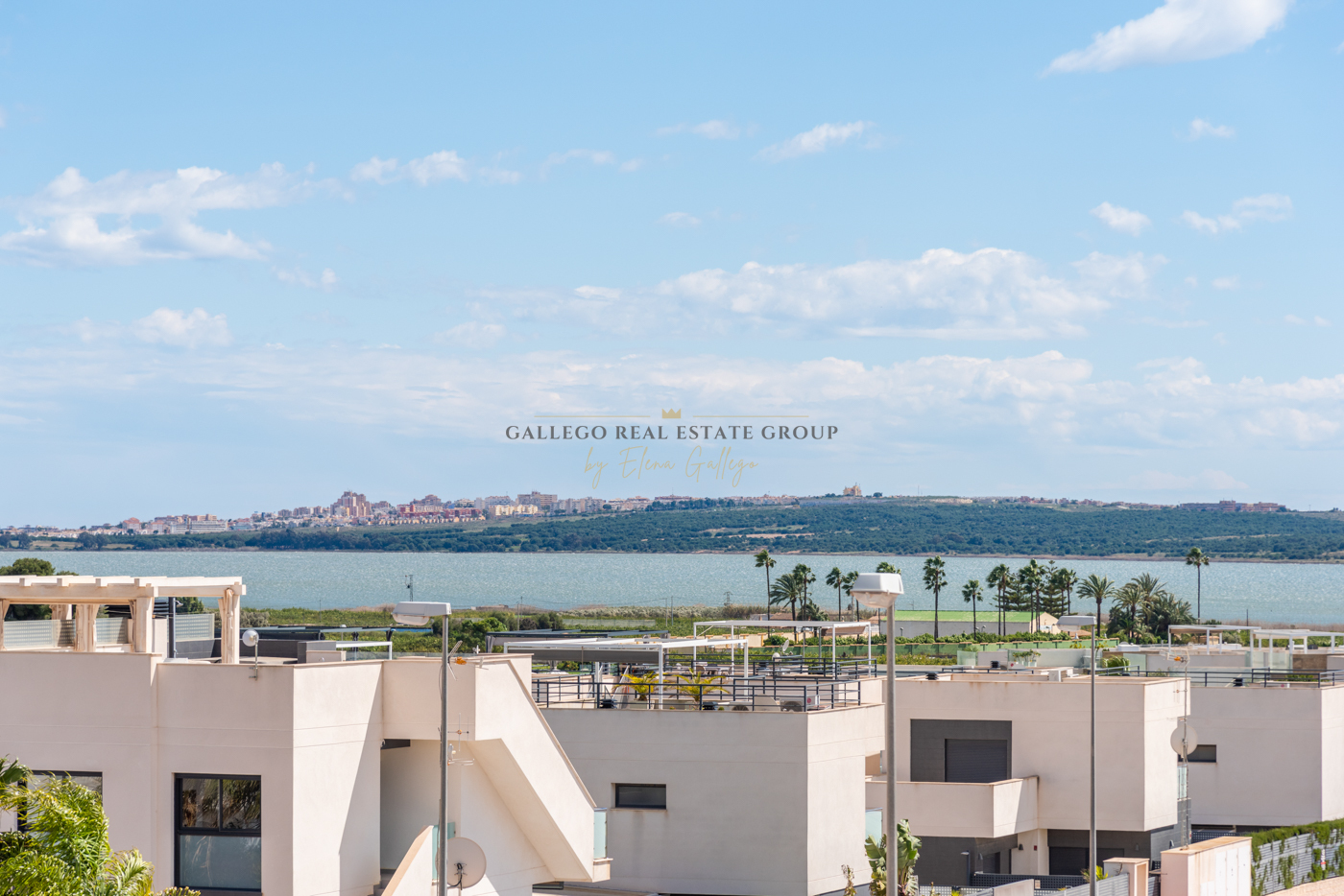 Venta de casa en Los Montesinos