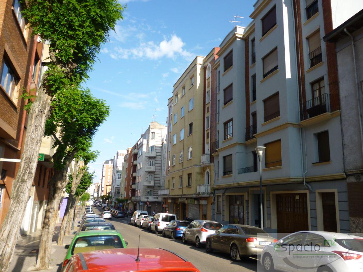 For sale of building in Burgos