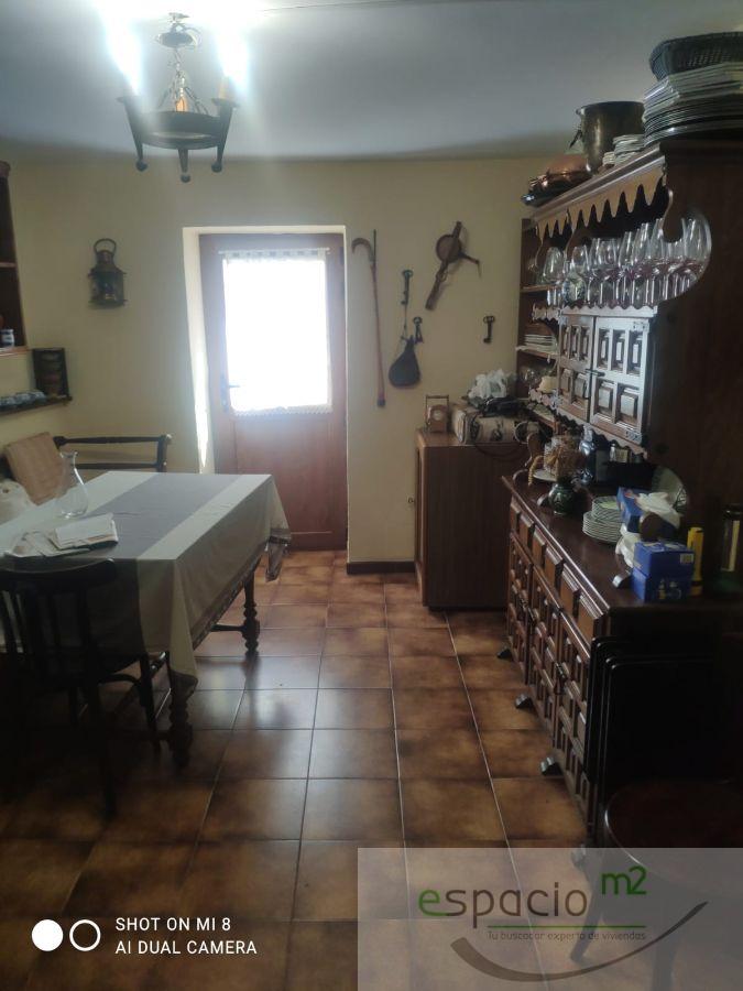 For sale of house in Tardajos