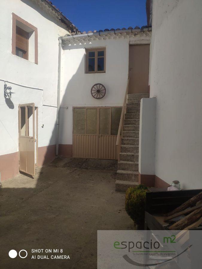 For sale of house in Tardajos