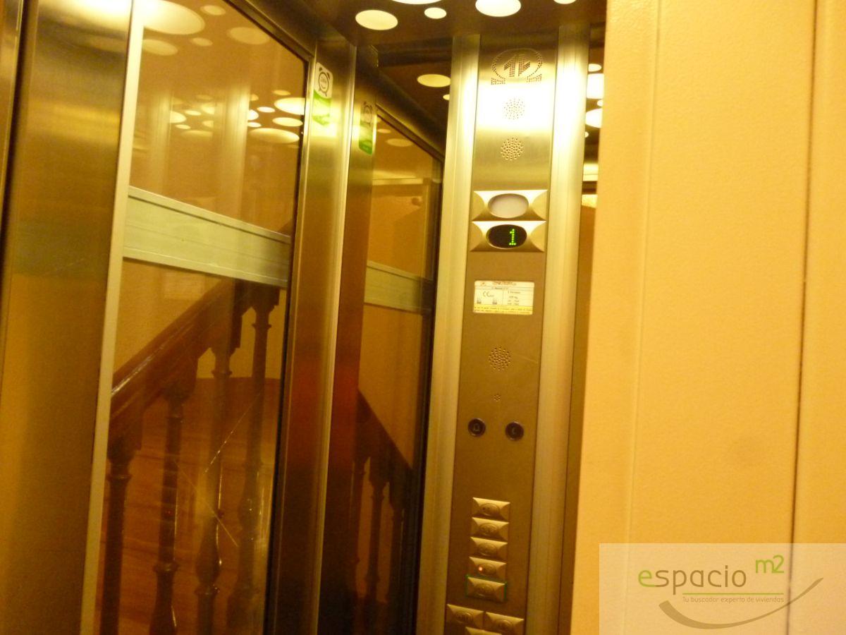 For sale of flat in Burgos