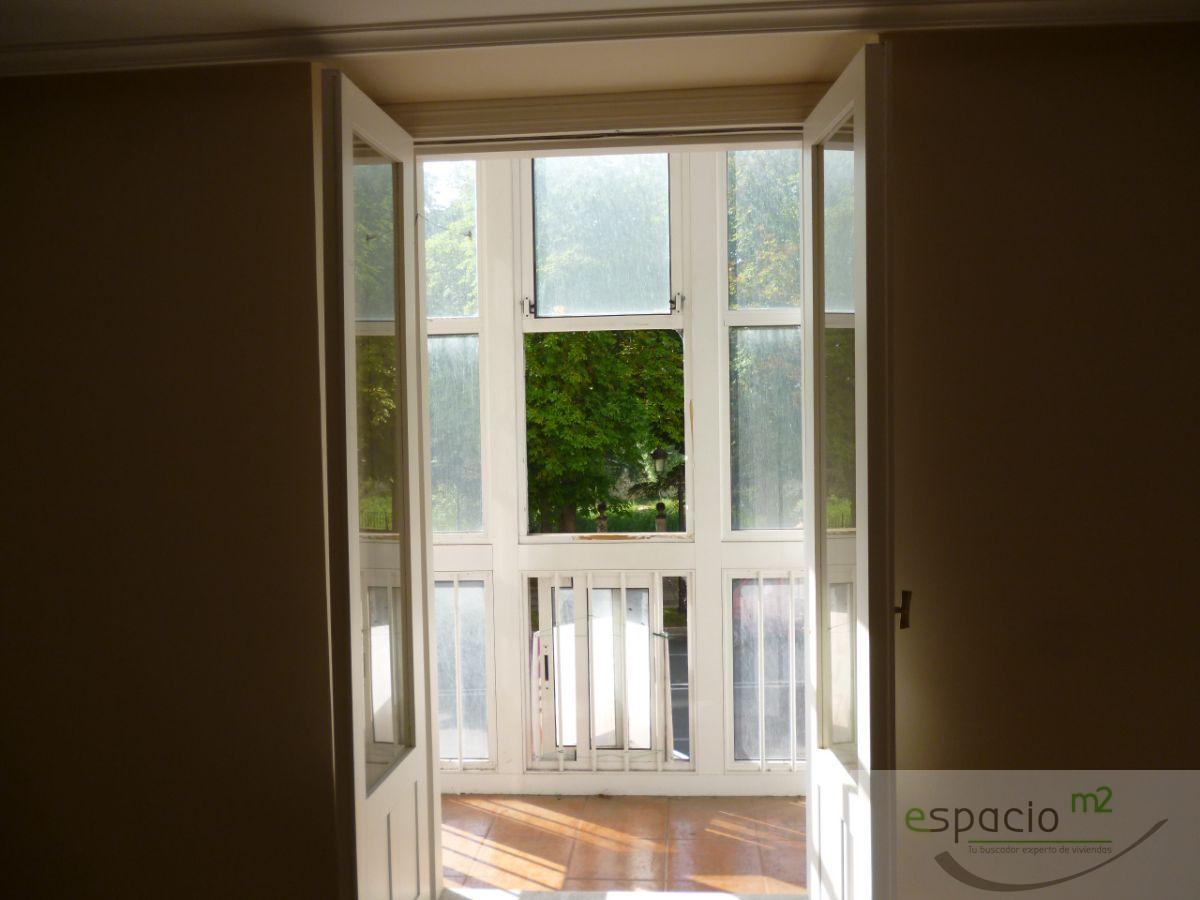 For sale of flat in Burgos