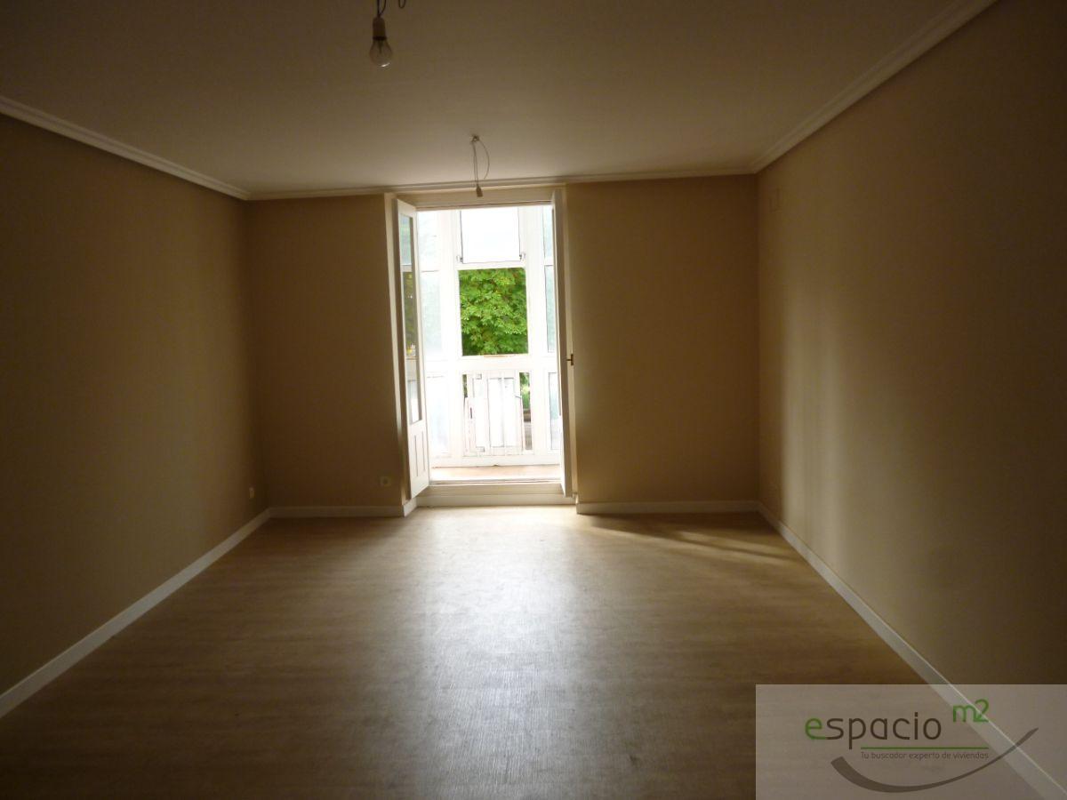 For sale of flat in Burgos