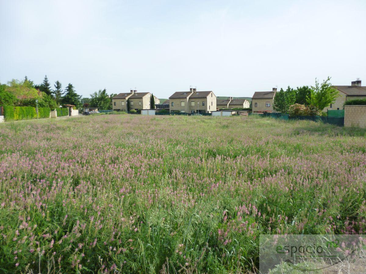 Venta de terreno en Villariezo