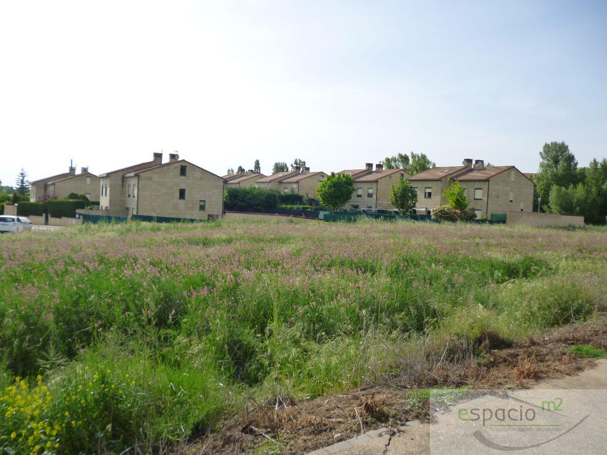 For sale of land in Villariezo