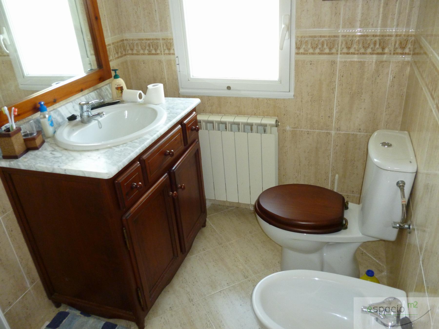 Suite bathroom