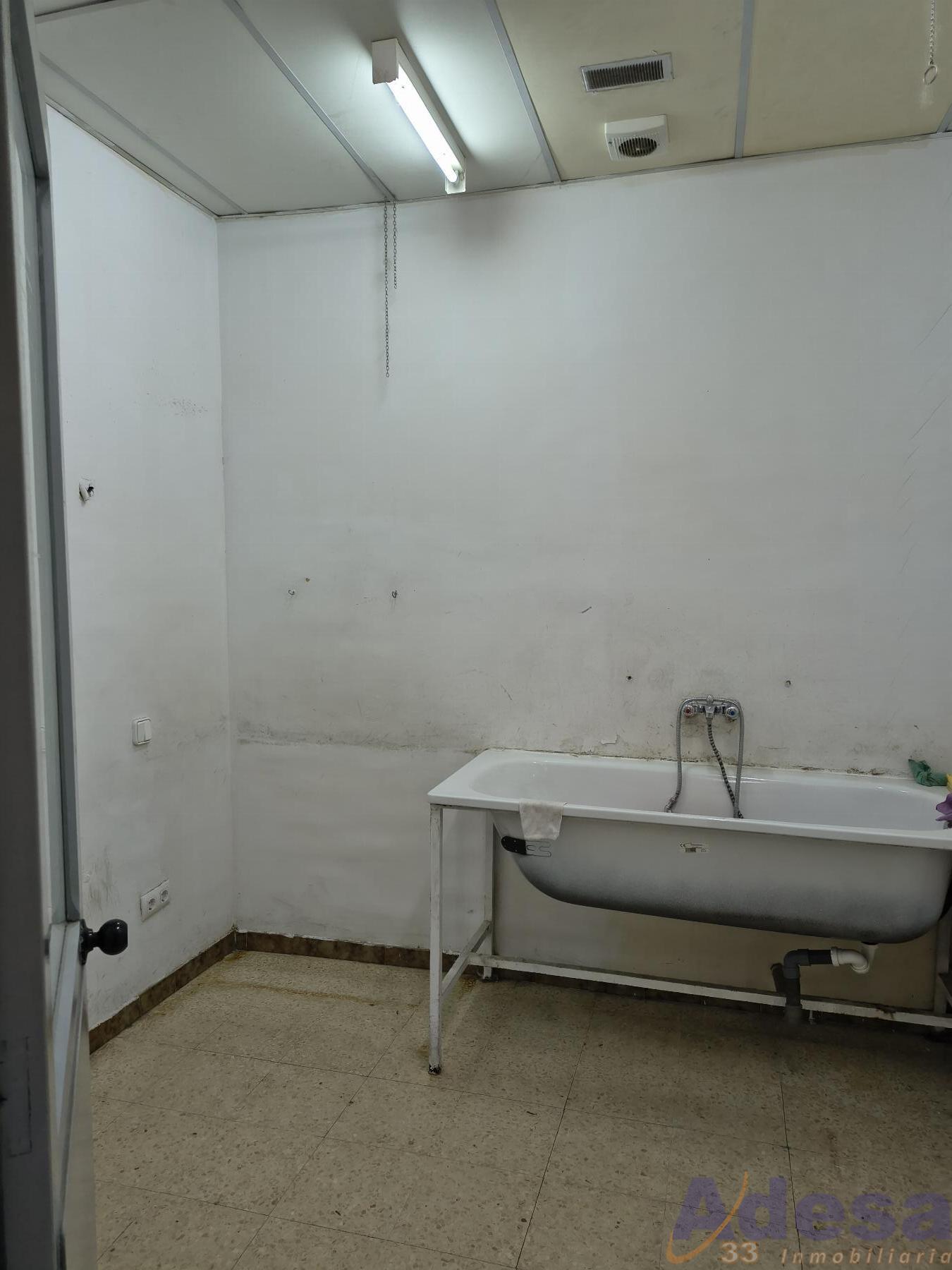 Venta de local en Navalcarnero