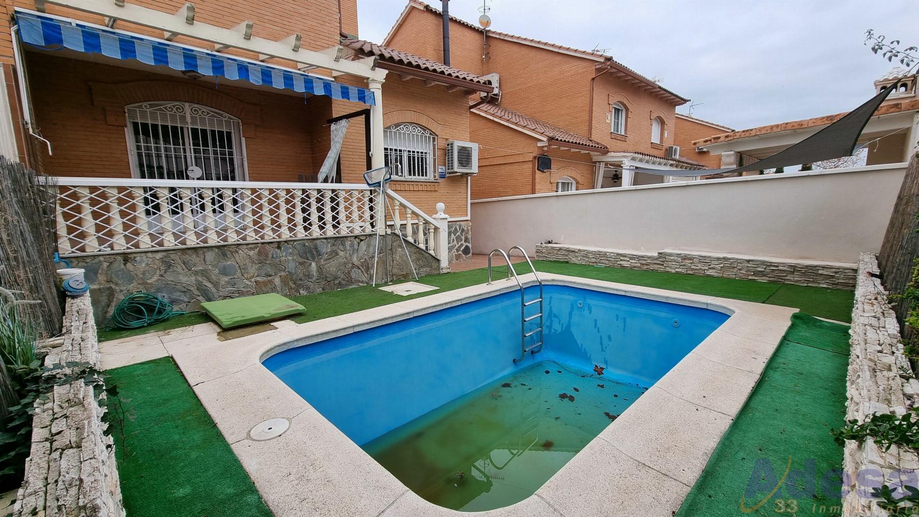 For sale of chalet in Navalcarnero