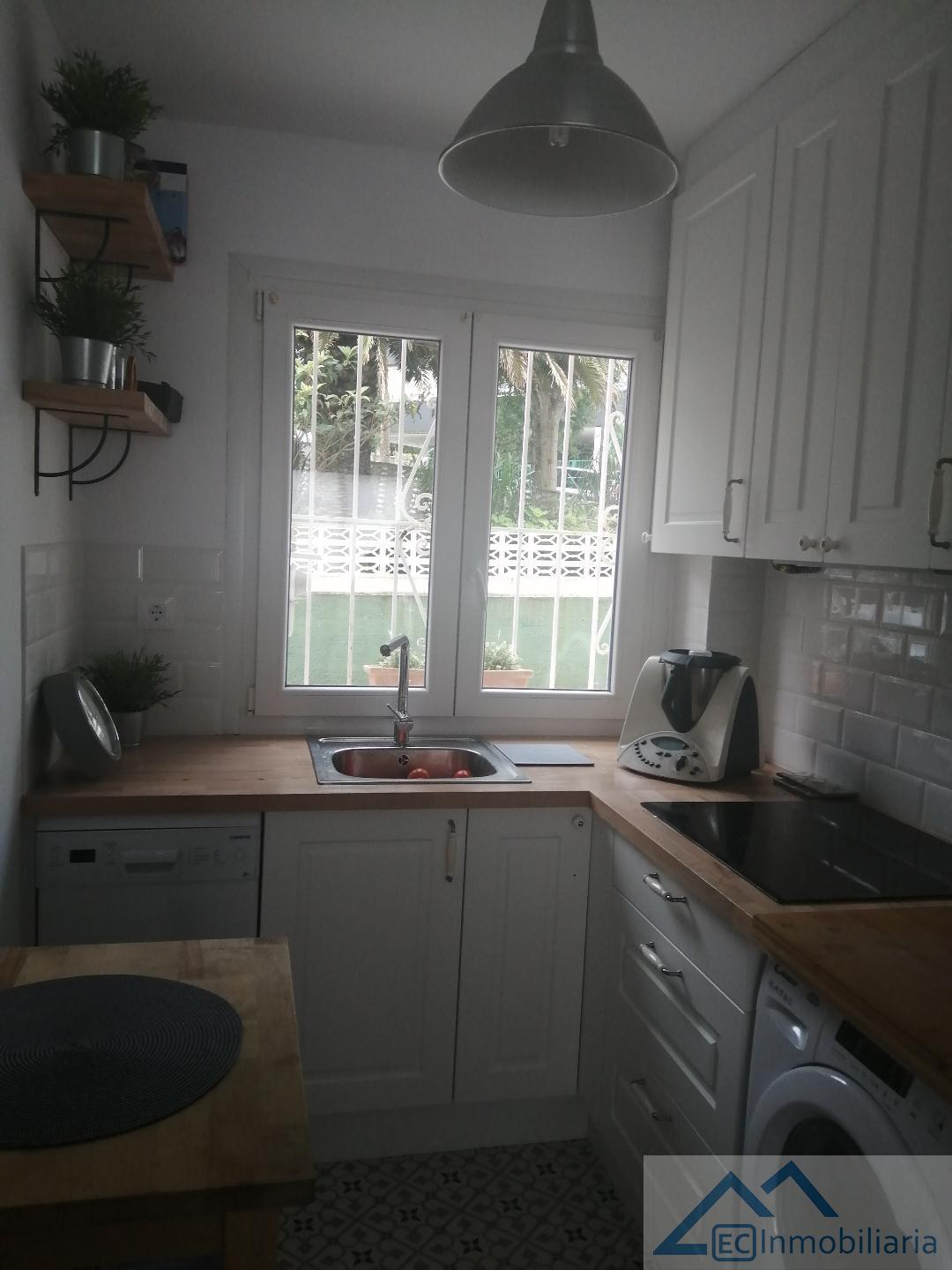 For rent of flat in Santander