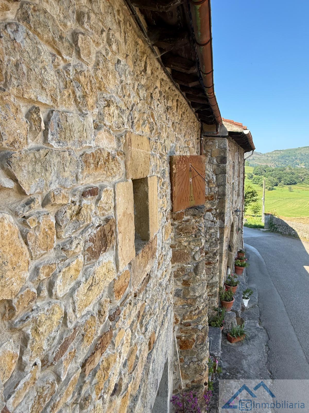 Venta de casa en Riotuerto Venta de casa en Riotuerto