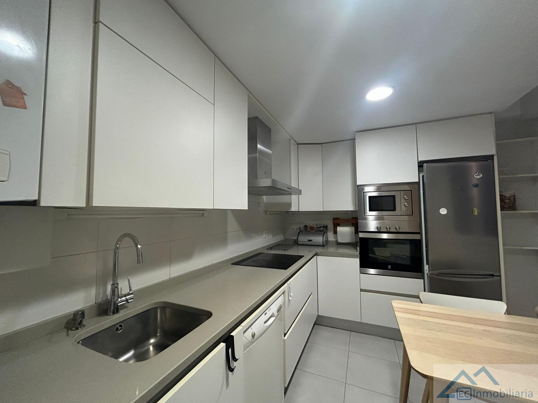 For rent of flat in Santander