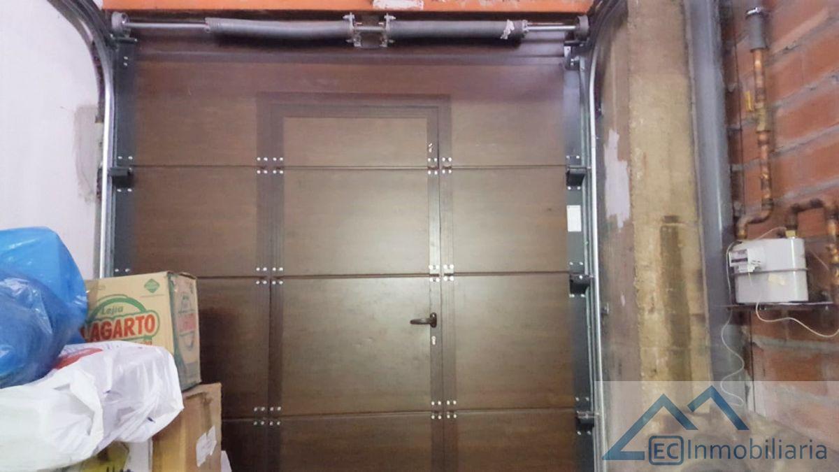 For sale of commercial in Santander