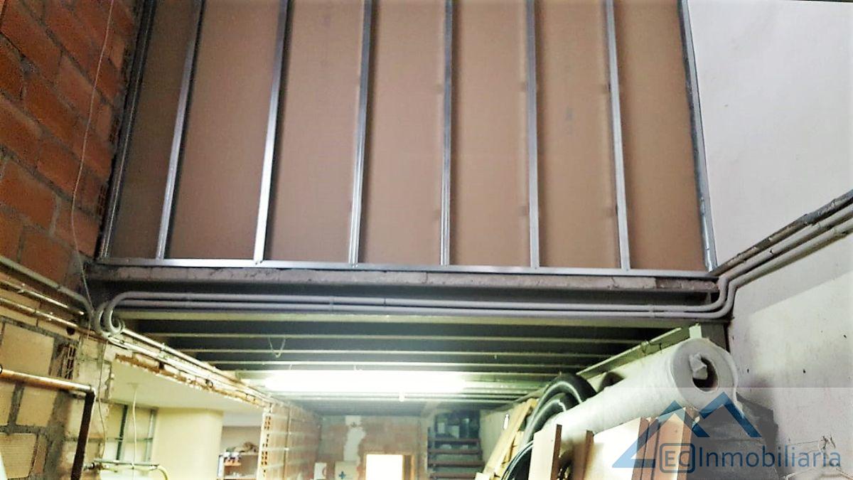 For sale of commercial in Santander