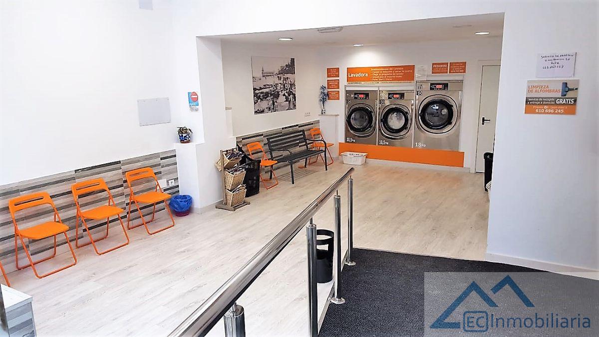 For sale of commercial in Santander