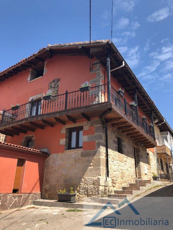 For sale of house in Campoo de Yuso