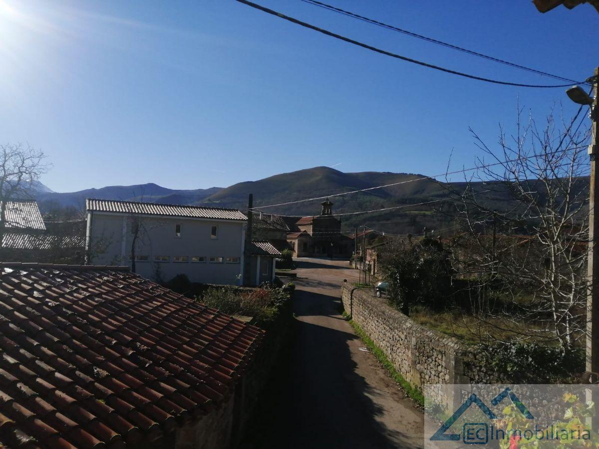 For sale of house in Cabuérniga